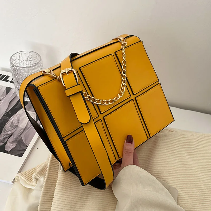 

2021 new women's handbag PU leather fashion one shoulder diagonal splicing Bag Black makeup Chain Wallet free delivery