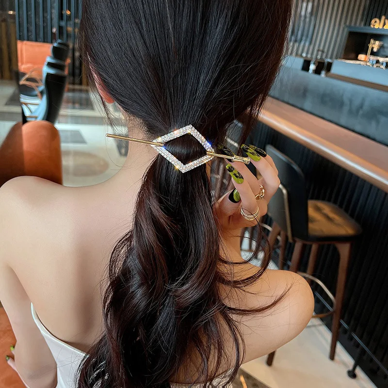 

TIMEONLY Retro Hollow Rhombic Shinning Crystal Hairwear for Women Ladies Faux Pearl Long Alloy Hair Sticks Delicate Accessories