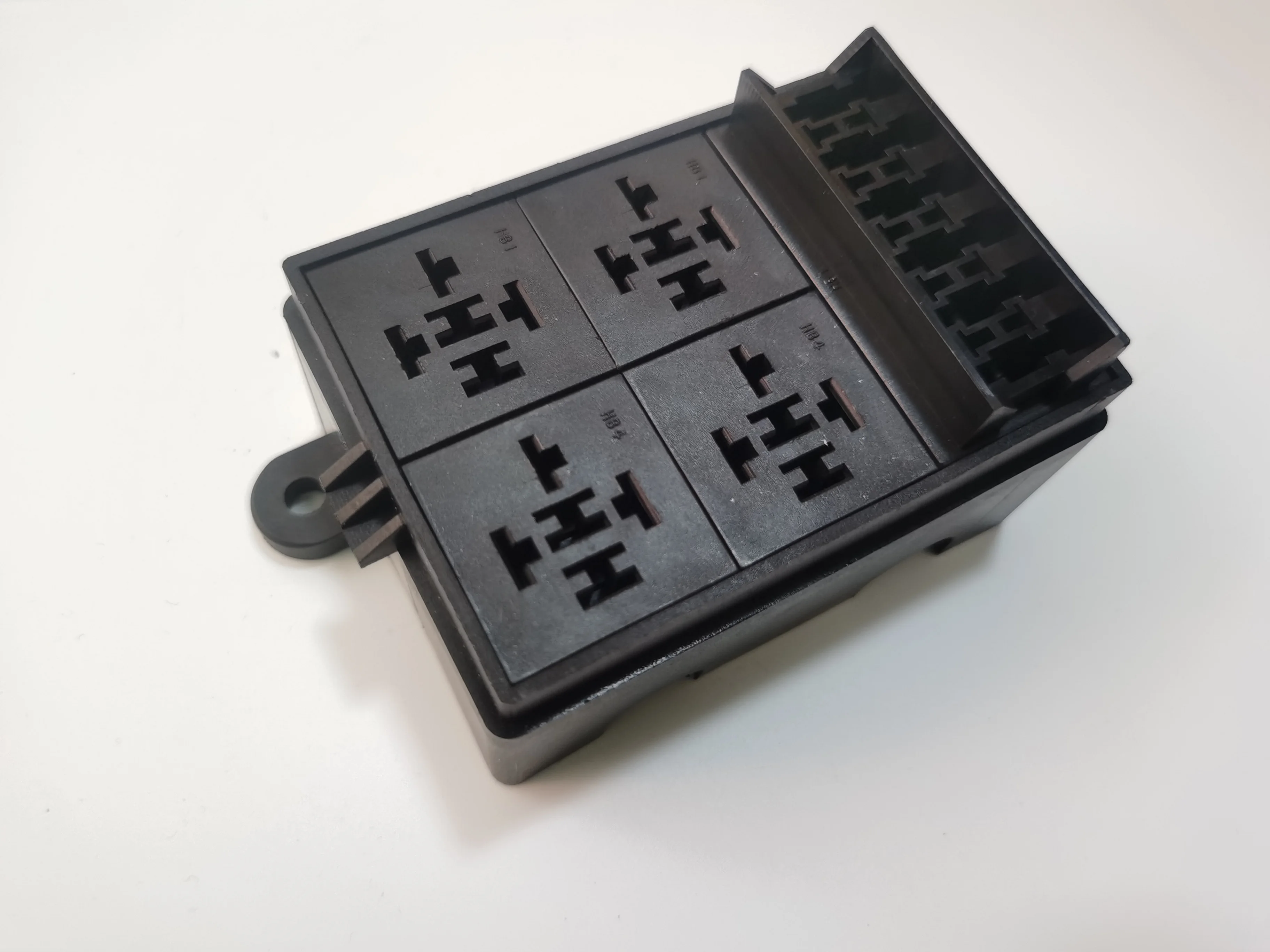 6-ходовой держатель предохранителя + 4-ходовой релейный автоматическая установка