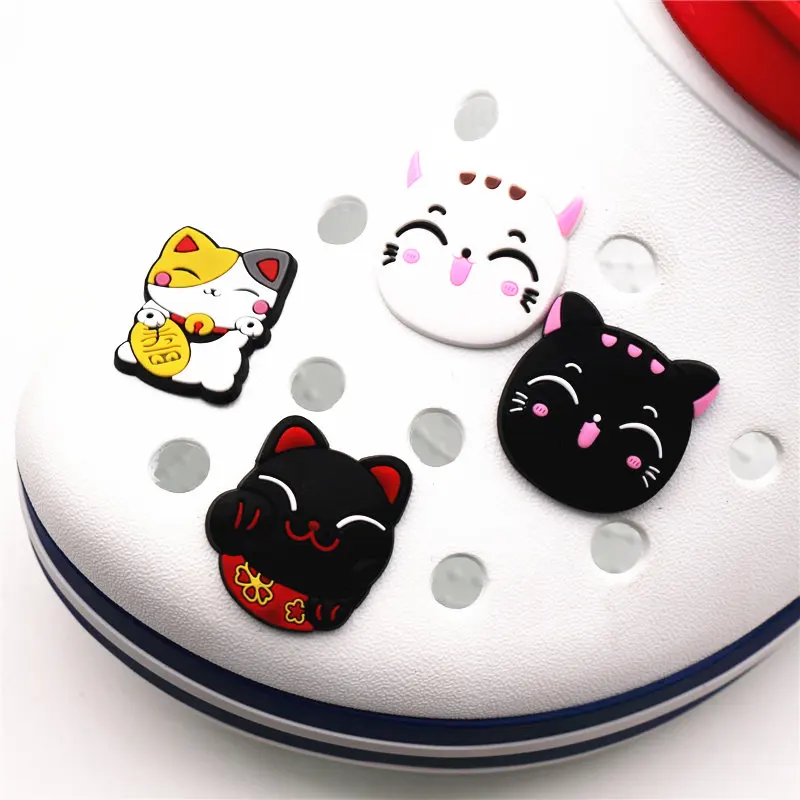 1Pcs the Cute Lucky Cat PVC Croc Shoe Charms Accessories Lovely Kitty Garden Shoe Decoration for jibz Kid's Party X-mas Gift