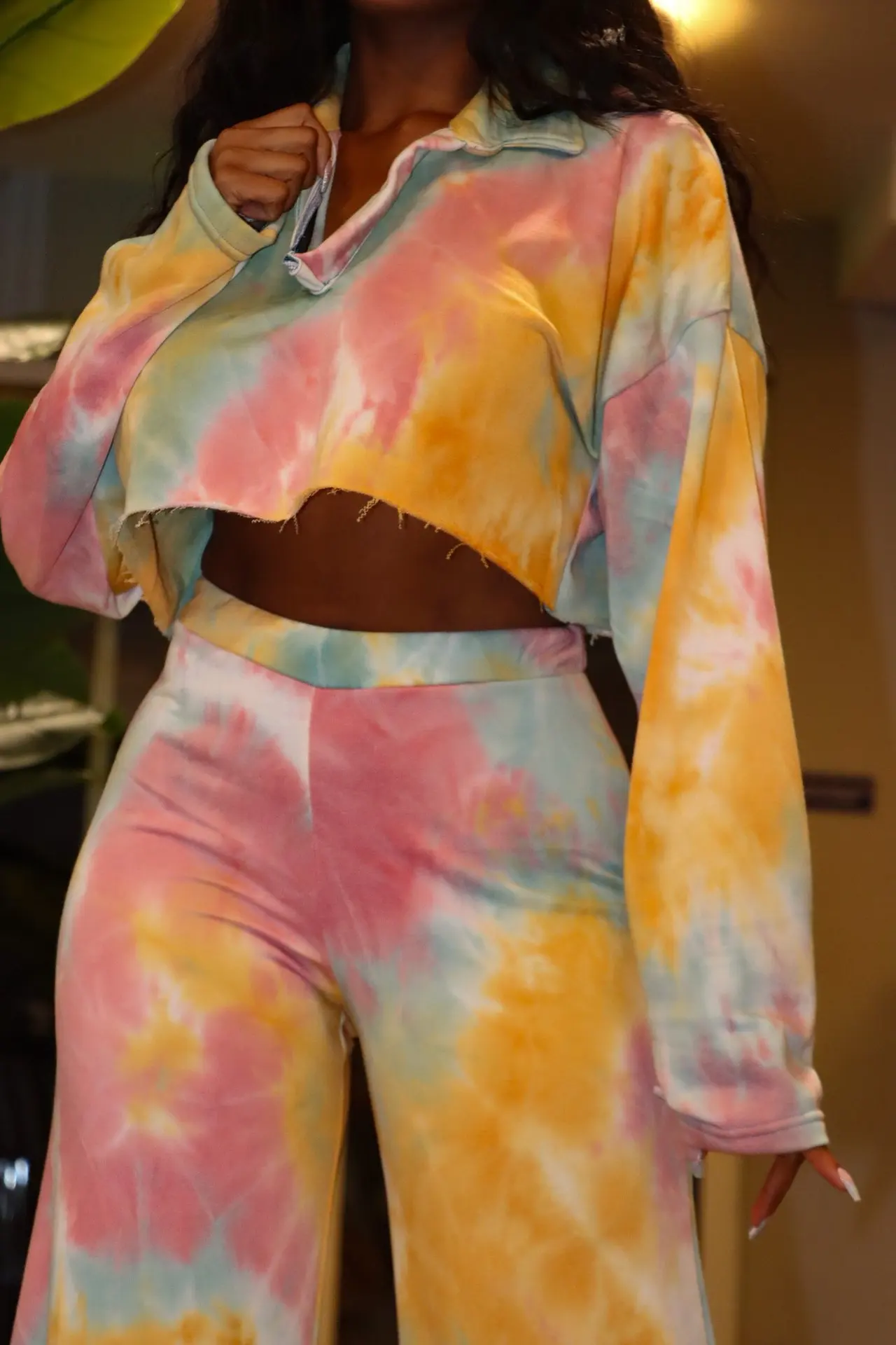 

Красочный укороченный Топ с длинным рукавом и принтом Tie Dye, брюки с широкими штанинами, комплект из двух предметов, повседневная женская спо...