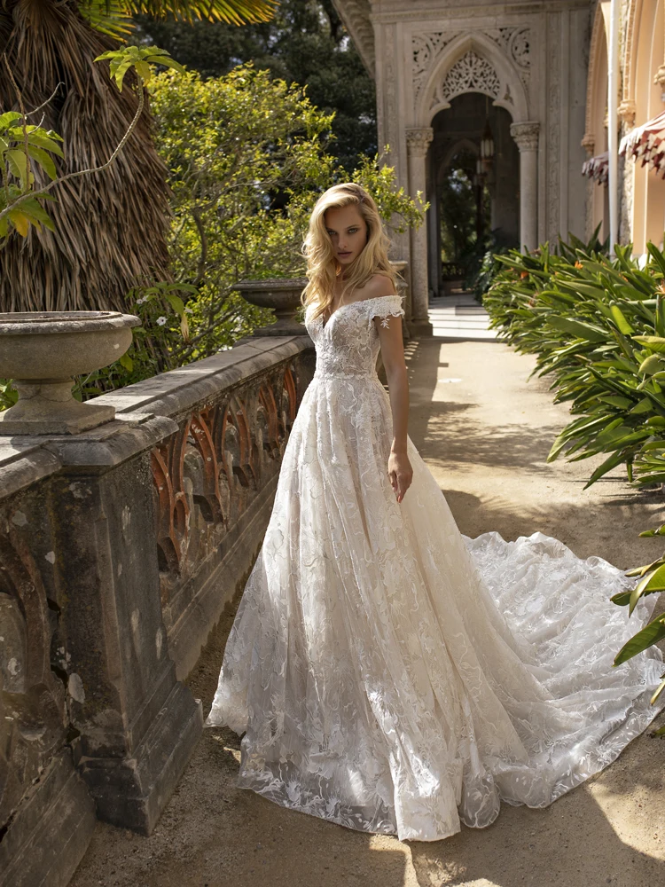 2020 Bohemian Wedding Dresses Off Shoulder Lace Appliques Bridal Gowns Custom Made Backless Sweep Train A Line Dress | Свадьбы и
