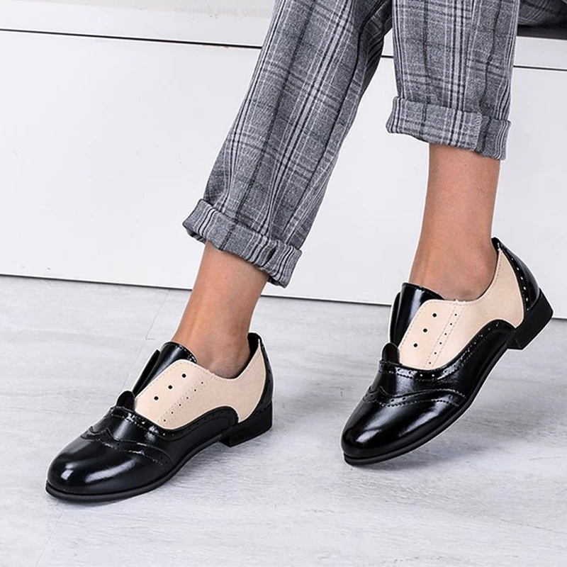 Новинка Туфли оксфорды в британском стиле женская обувь на шнуровке резьба