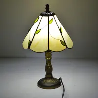 Tiffany Small Table Lamp Leaf Pattern Country Stained Glass Lampshade Coffee Living Room Bedside Table Light E27 220V