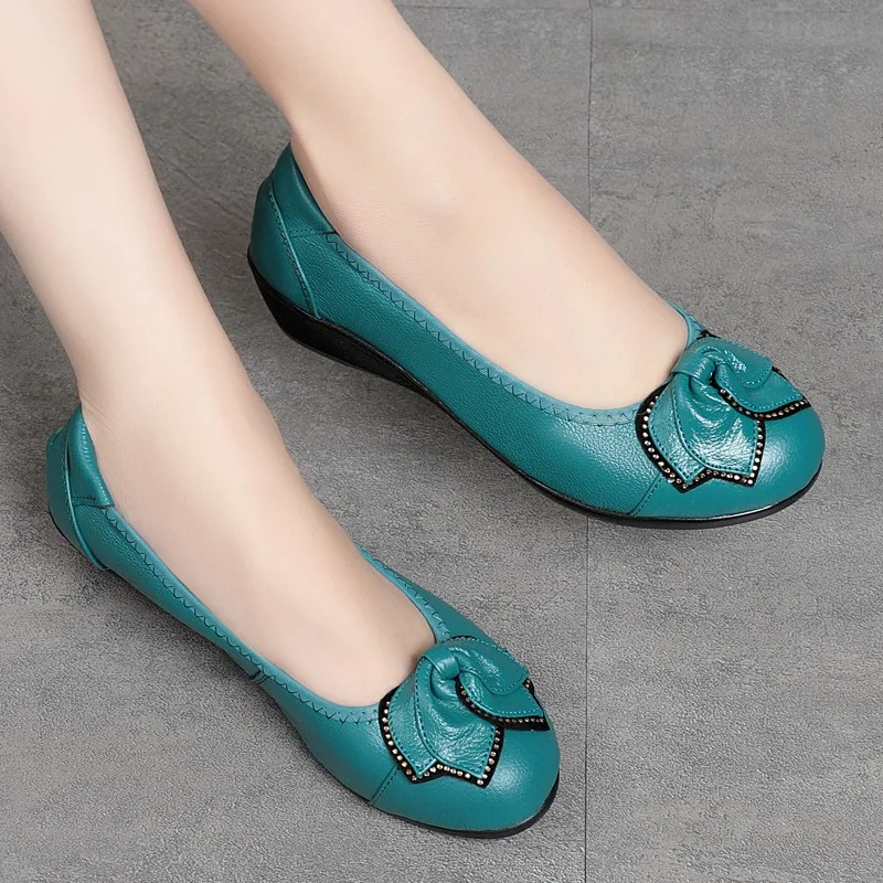 

Легкие кроссовки для женщин, удобная повседневная прогулочная обувь, модные лоферы, большие размеры