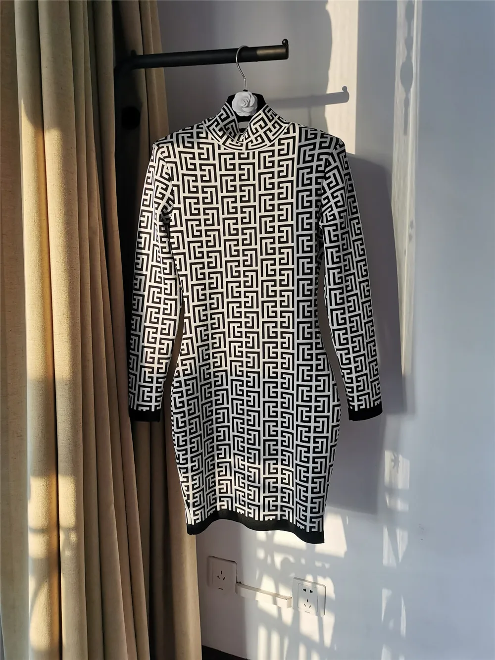 Женское жаккардовое платье на бретельках классическое Бандажное 12 цветов лето