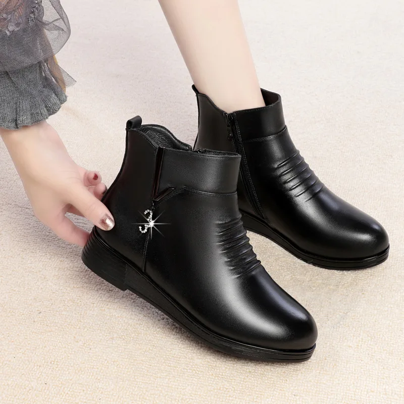 Size 42 Black Leather Boots Autumn Winter Shoes Woman Waterproof Leather Shoes Women Side Zip Ankle Boots for Women Fashion New