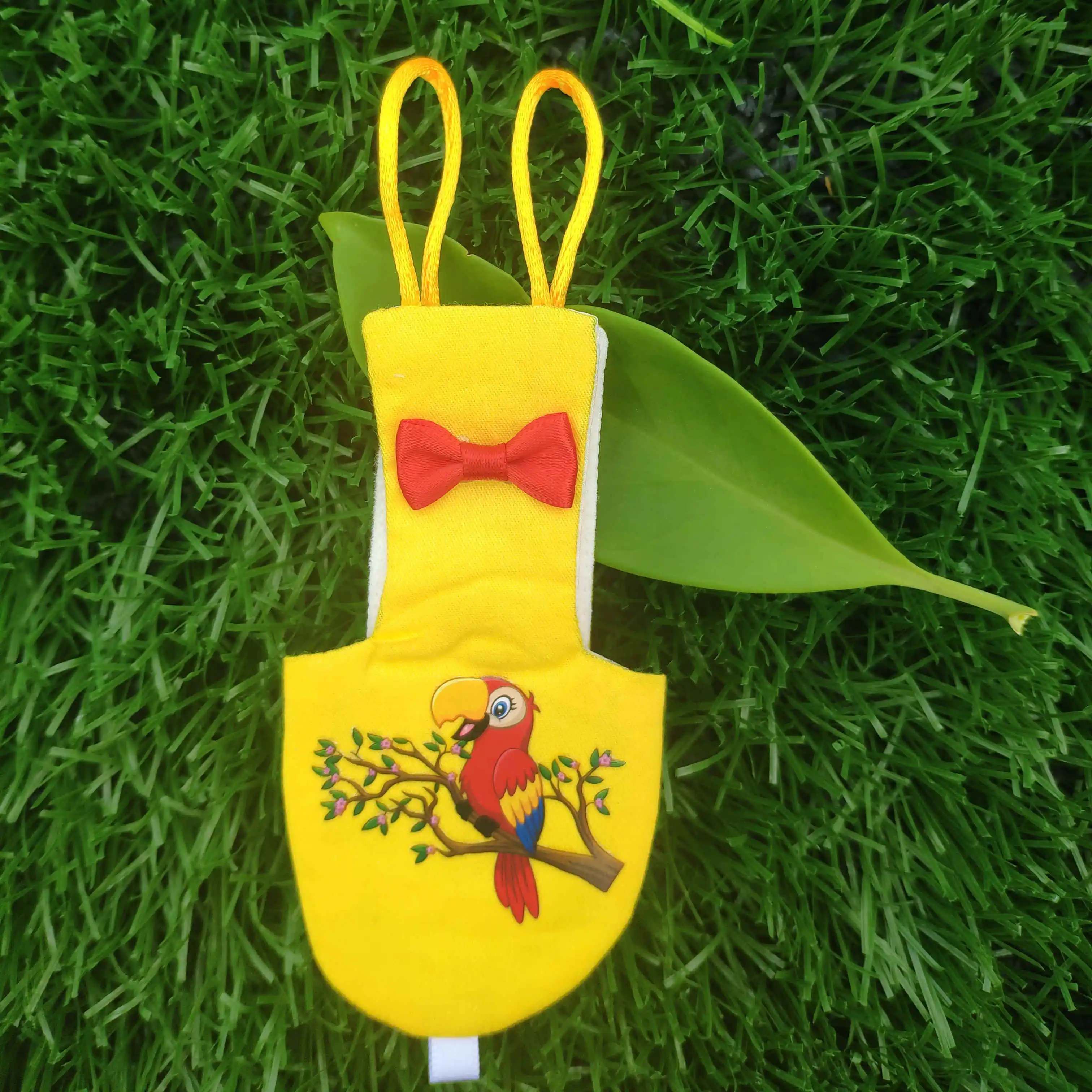 

Parrot Diaper Pet Bird Clothes Reusable Washable Nappies Flight Suit Dress Kimono Clothes for Birds Different sizes