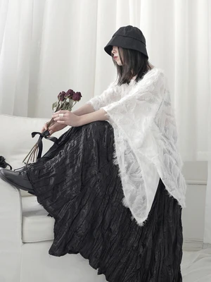 Черная футболка Yamamoto женская летняя свободная с полурукавами и открытыми