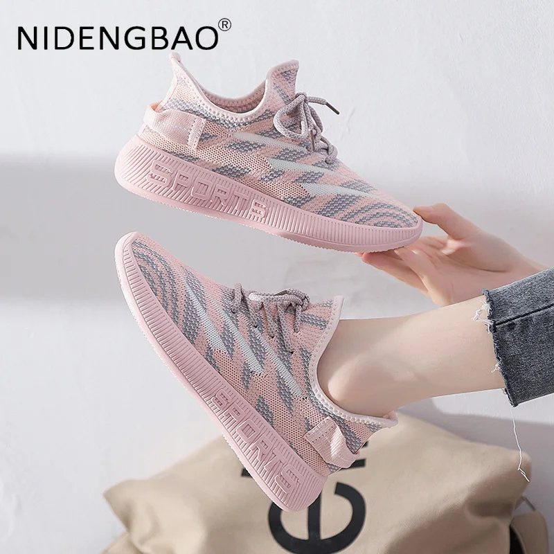 Women's Sports Shoes Summer Lightweight Mesh Breathable Discoloration Sneaker For Female Flat Running Shoes Zapatillas Mujer