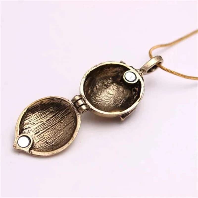 

Women's Pendant Necklace Fashion Vampire Alloy Gold Silver Necklace Jewelry For Special Occasion Birthday Gift