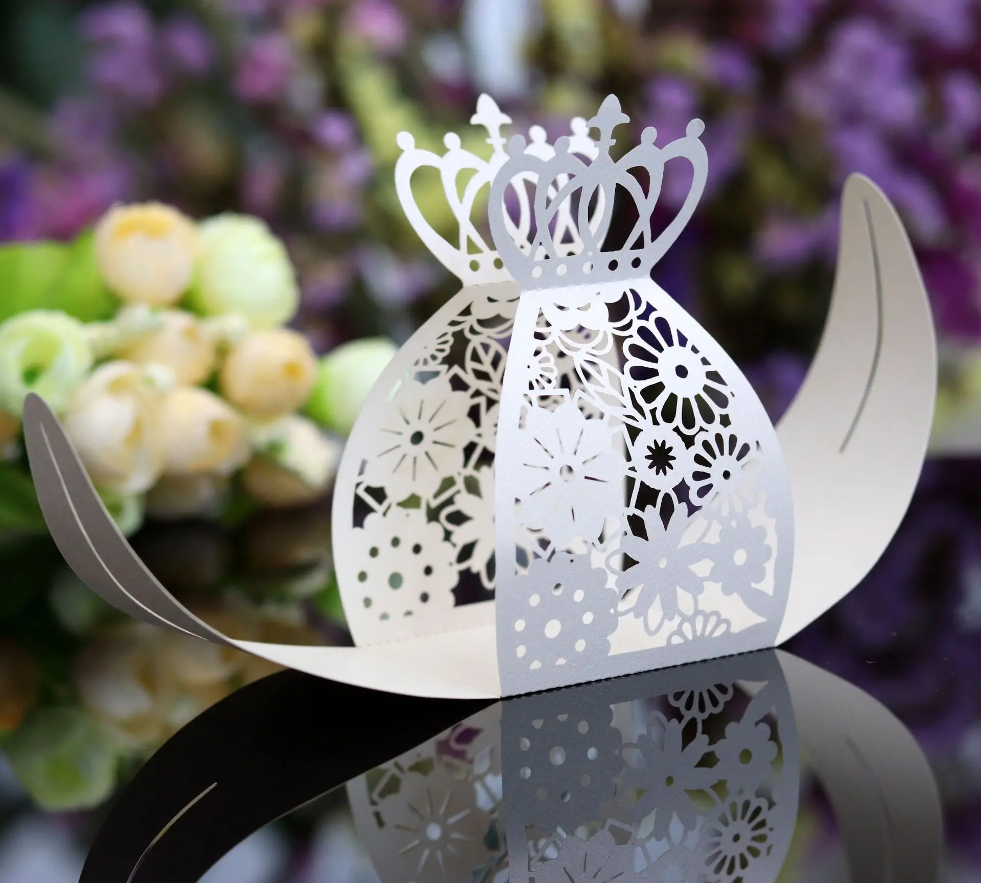 Полые розы цветы корона Свадебная коробка конфет бумага сладкие коробки