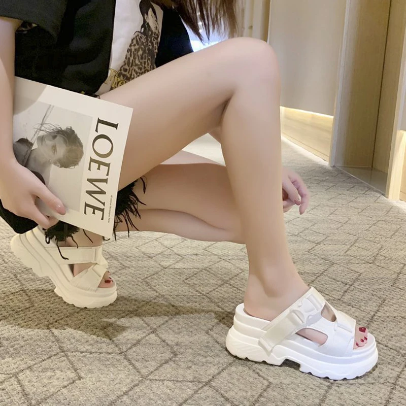 

Женские летние повседневные туфли на платформе