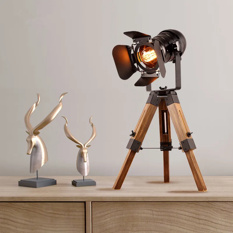 Винтажная настольная лампа со штативом железный Точечный светильник с