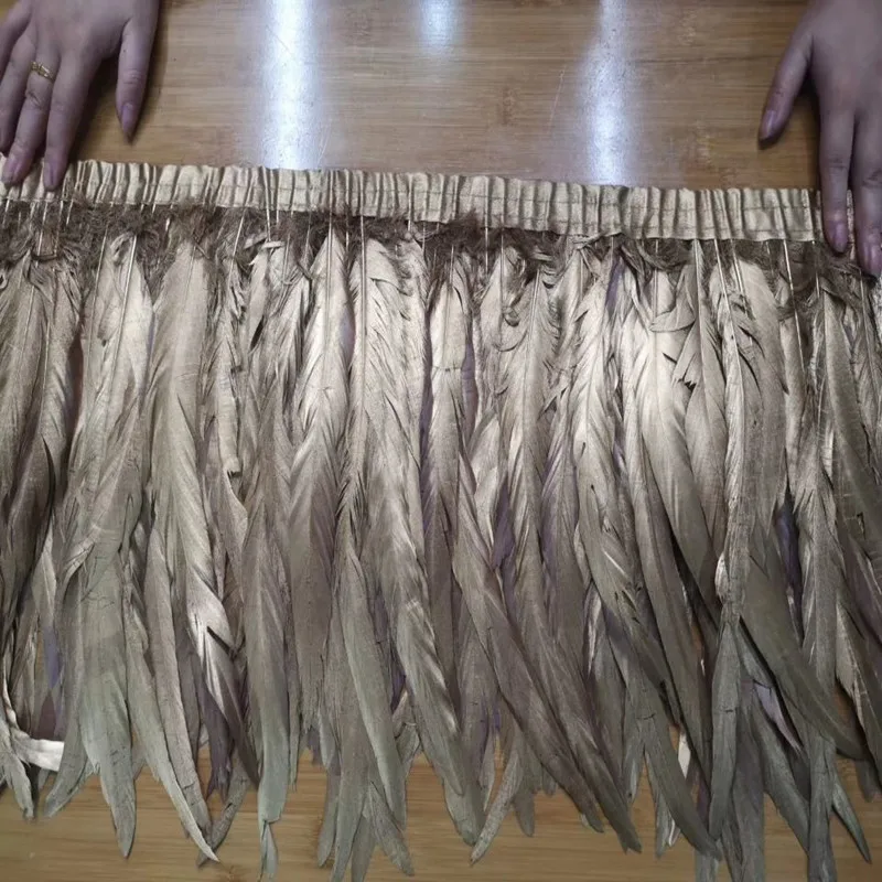

2 meters Gold paint Rooster Feather Trim 30-35cm Coque Feather Trimming Feather For Crafts Dress Skirt Carnival Costumes Plumes