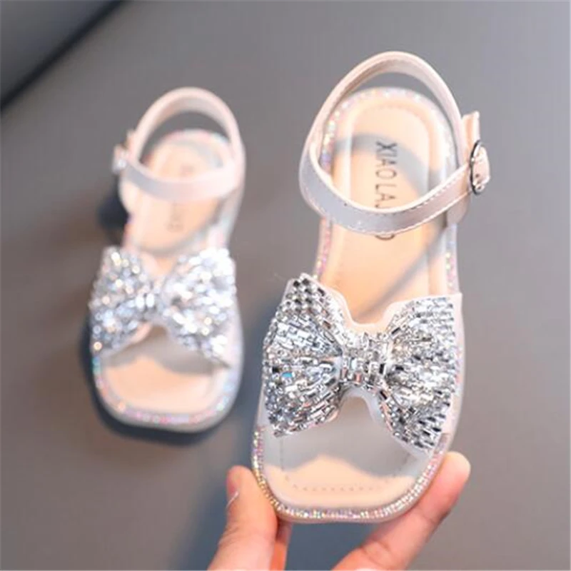 

New Children Bowtie Rhinestone Open Toe Student Summer Casual Flat Beach Shoes Girls Princess Black White Kids Sandals 041
