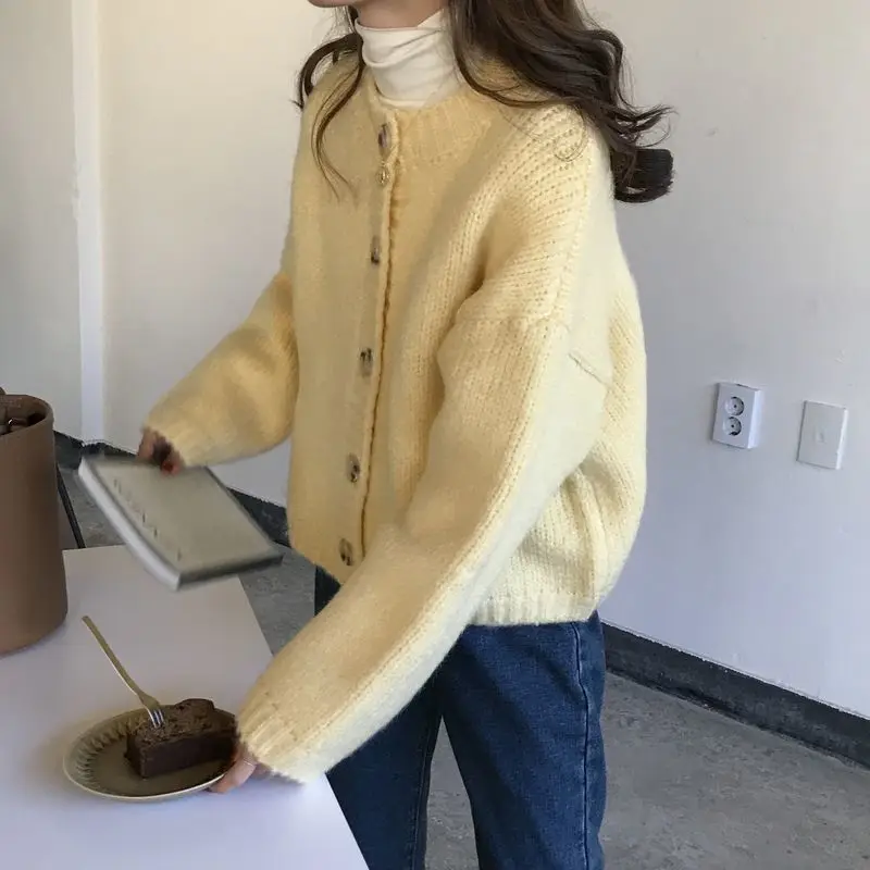 

Women 2021 Autumn Winter New Solid Color Cardigan Outwears Female Thick Loose Sweater Jackets Ladies O-Neck Knitted Coats D369