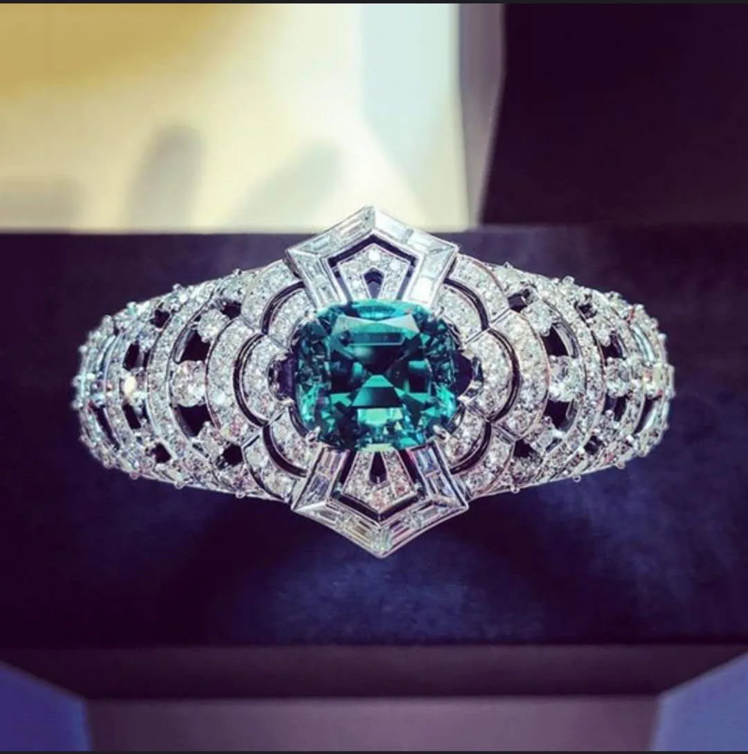 

Luxury Crown Green Zircon Stone Rings For Women Hollow Out Rings Lady Wedding Engagement Jewelry Anniversary Gifts