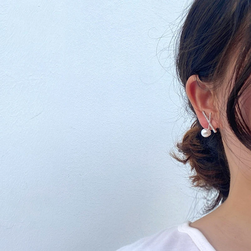 

Bacolod Cross Crystal Pearls Silver Color Stud Earrings for Women Girls 2020 Fashion Party Office Cute Jewelry Female Earring