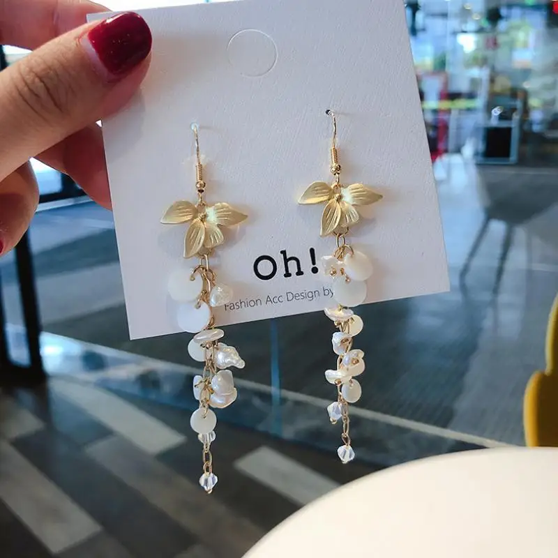Необычные серьги подвески с искусственным жемчугом милые длинные в виде цветка