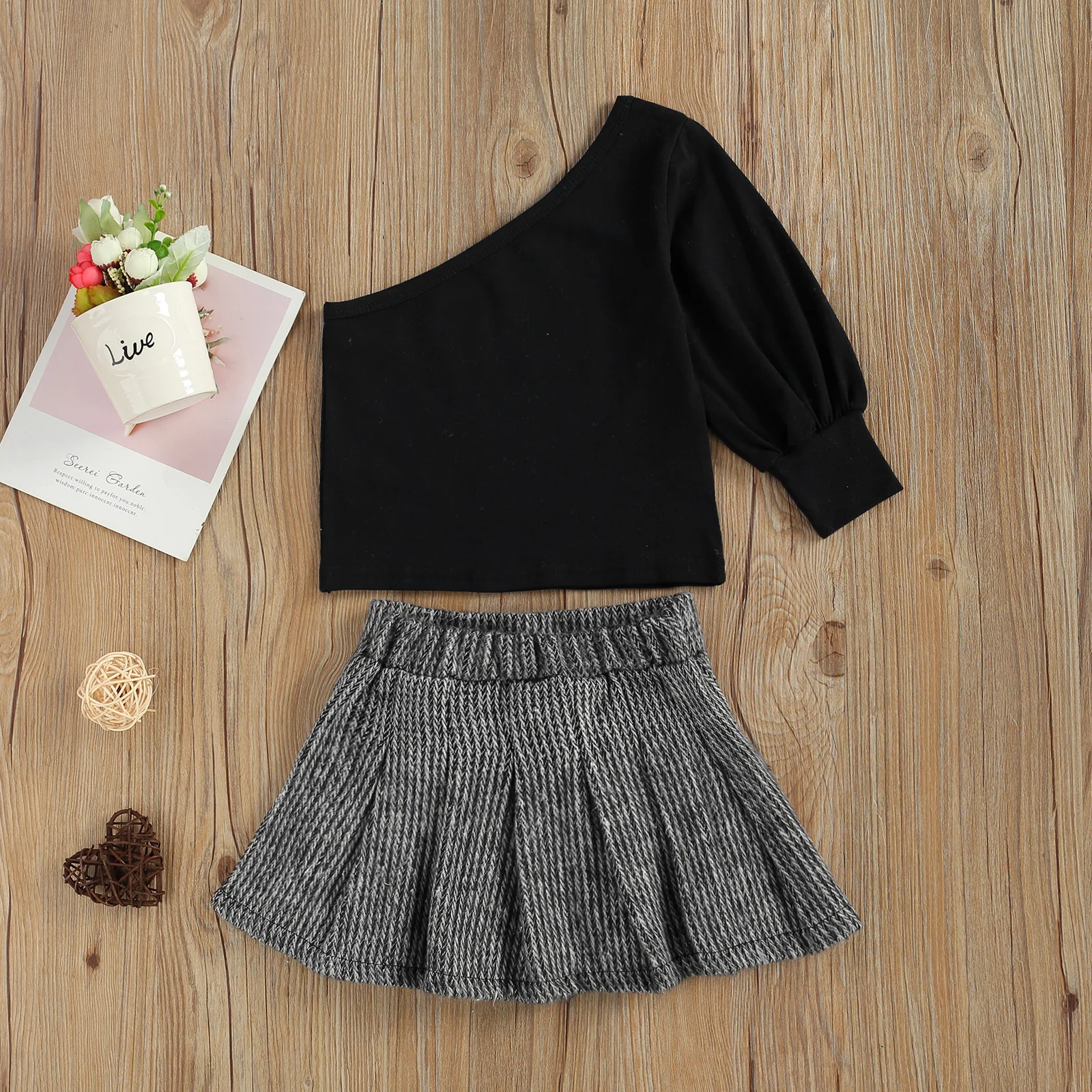 

Emmababy 1-6Y Toddler Kid Girls Fashion 2pcs Clothes Sets One Shoulder Shirts Tops with High Waist Buttons Pleated Skirts Set