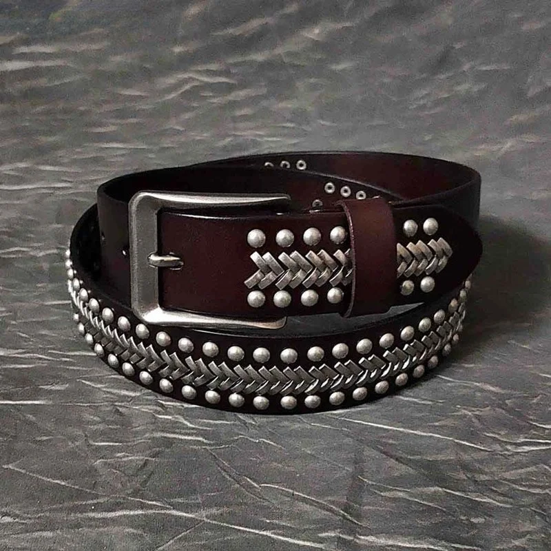 

Женский ремень с заклепками в стиле ретро