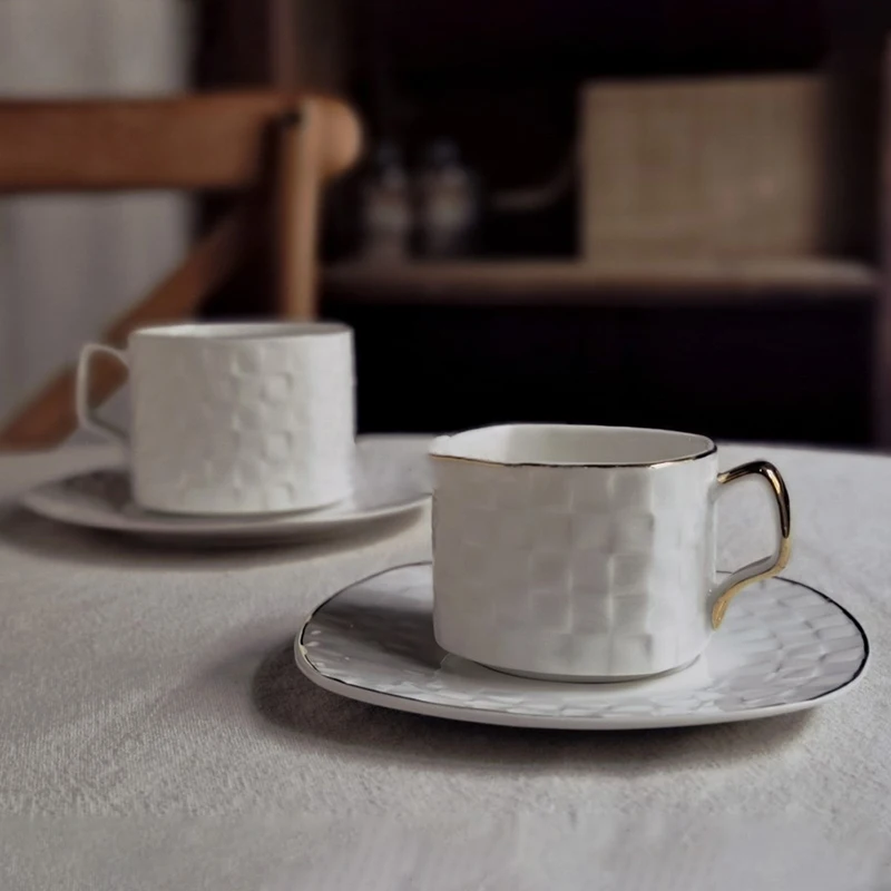 

Luxury Breakfast Ceramic Coffee Cup and Saucer Set Travel Nordic Coffee Free Shipping Mug for Couples Tazzine Caffe Ceramic Mug