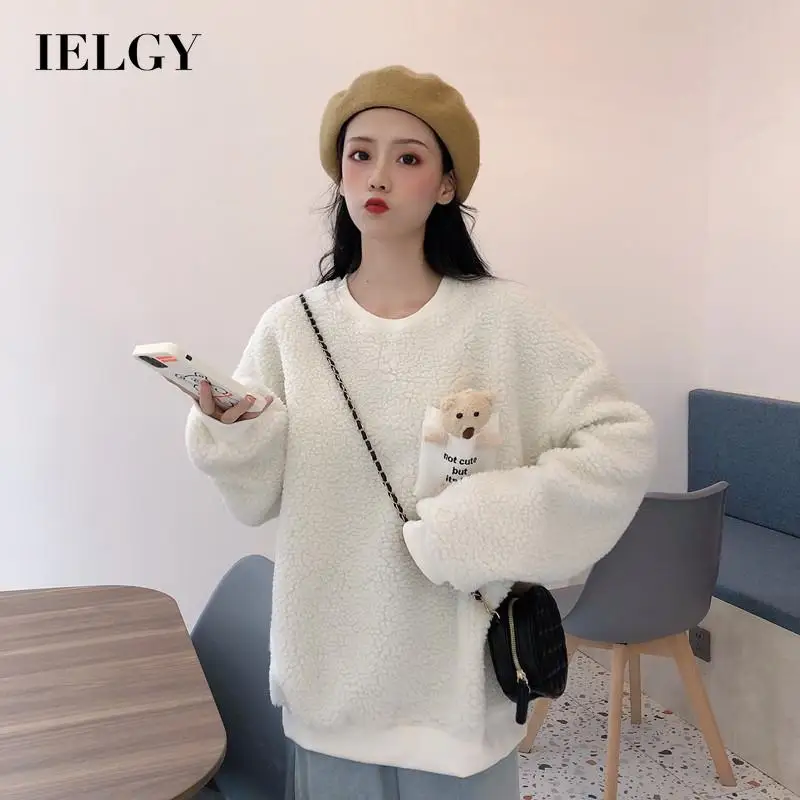 

Свитер из овечьей шерсти и бархатной ткани с медведем