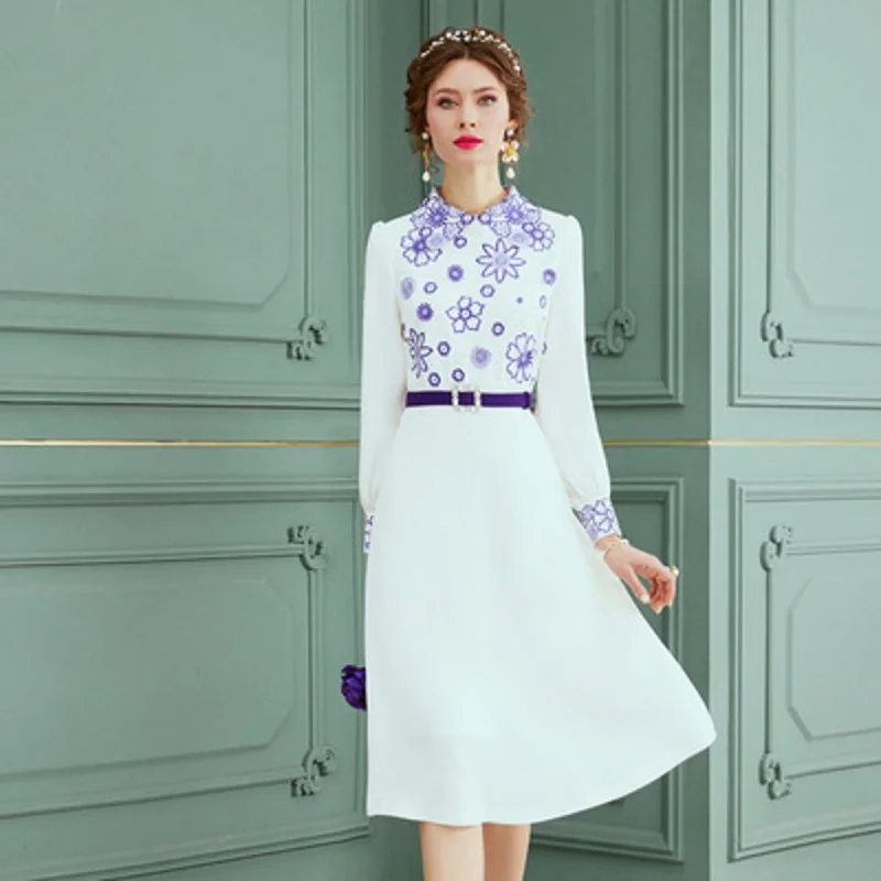 

Женское платье-трапеция средней длины, с цветочной вышивкой