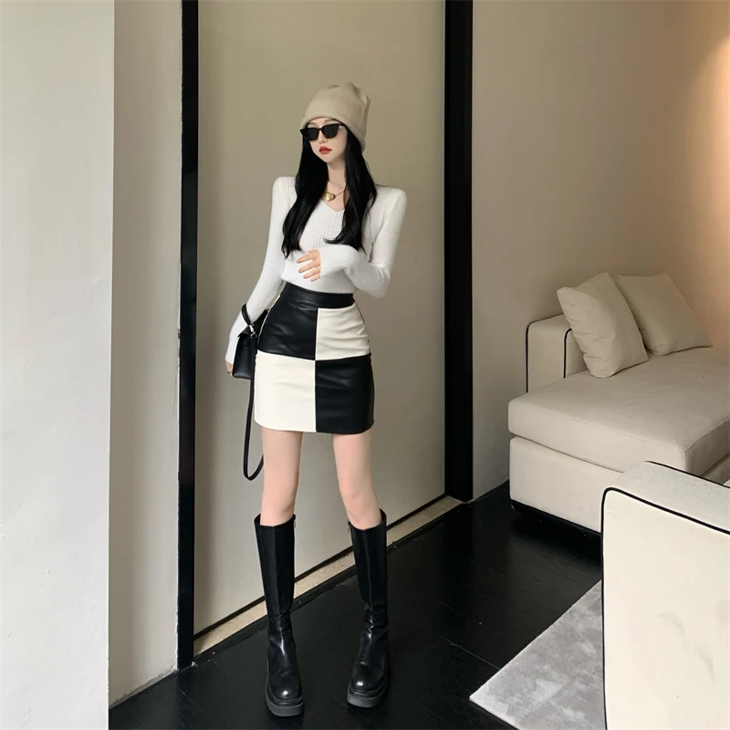 

female in 2021 in the fall and winter of the new small bust skirt of tall waist checkerboard a word women's clothing