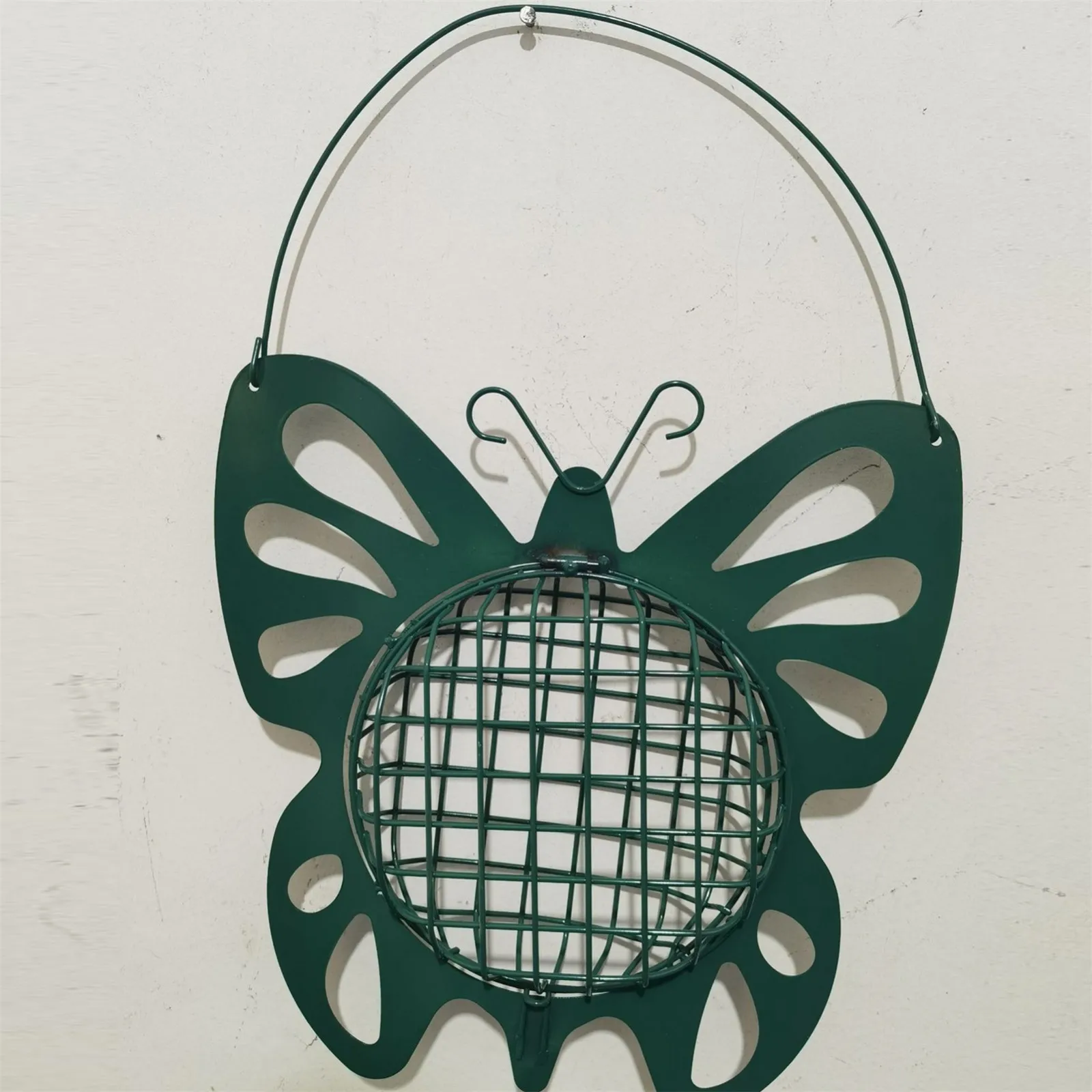

Metal Wild Bird Feeder Garden Durable Hanging Bird Feeders With Butterfly Shape Is Suitable For Garden And Forest Outdoor