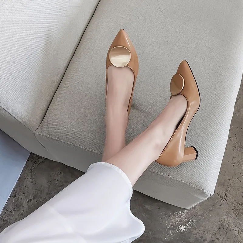 Туфли-лодочки женские на блочном каблуке 5 см заостренный носок застежка блочный