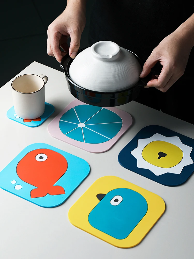 

2pcs Cartoon Drink Coaster Home Use Anti-Slip Cups/Bowls Holder Cute Heat Resistant Pads Creative Placemats Tableware