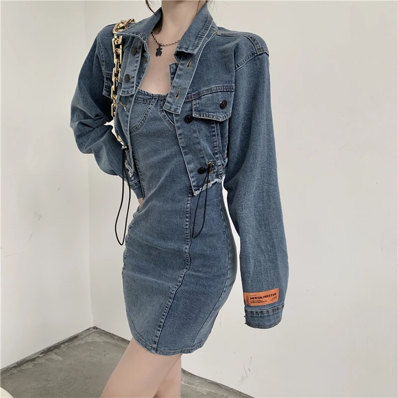 Женское джинсовое короткое платье с запахом и длинным рукавом |