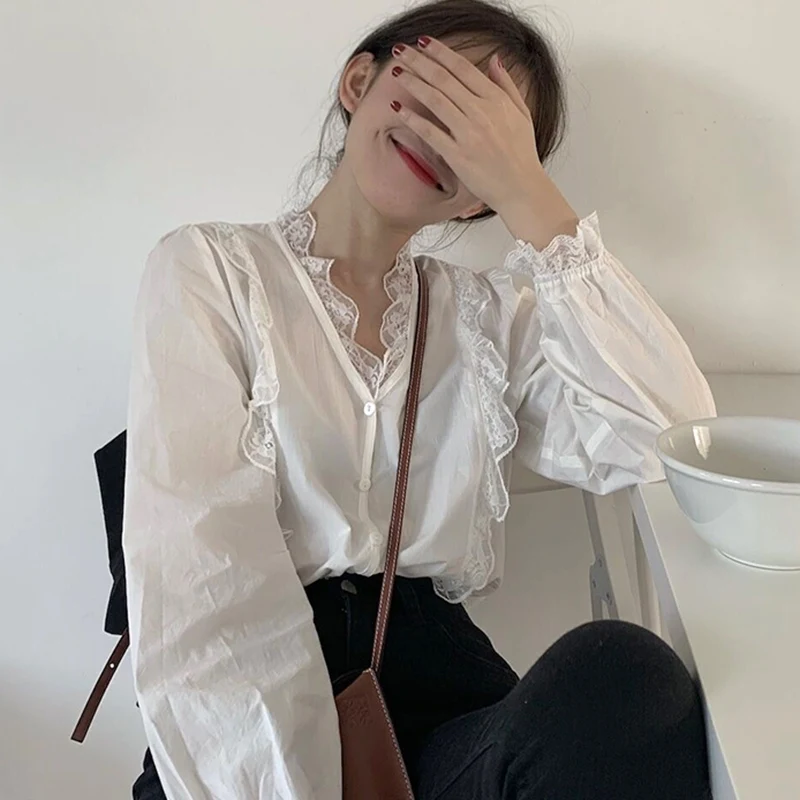 

Blouses Autumn V-neck Loose Breathable Lace Stitching Shirt Petal Sleeves Solid Color Shirt For Women