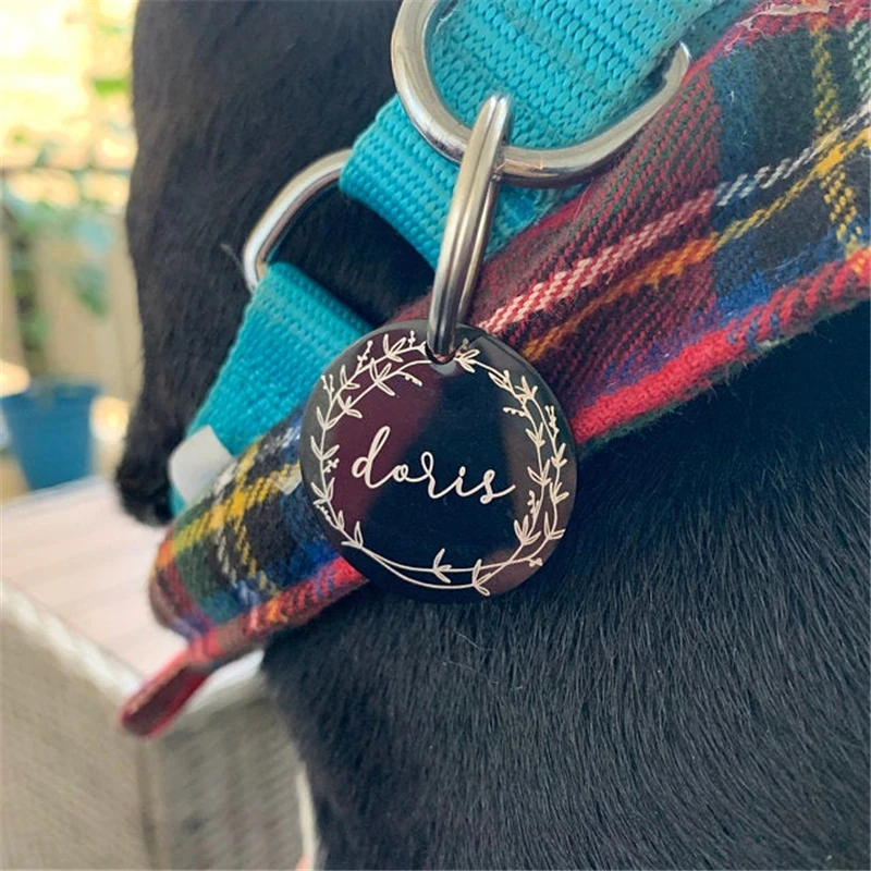

Round Carved Personalized Dog Tag with Pattern Stainless Steel Custom ID Tag for Dogs Cats Puppies Engraved Name Pet Supplies