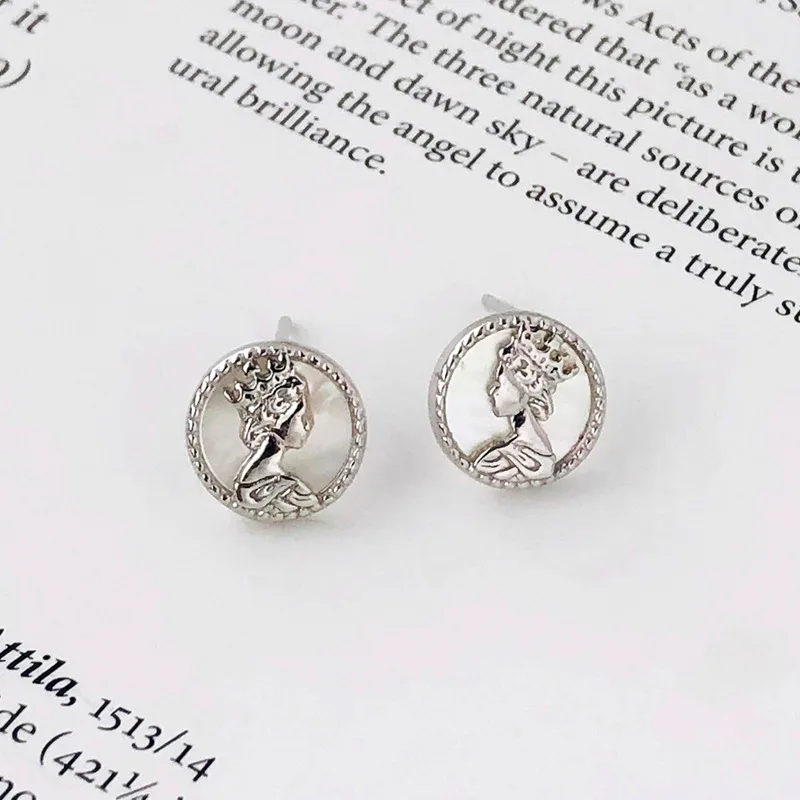 

18k Gold Natural Shell 100% 925 Sterling Silver Stud Earrings For Women Round Queen Portrait Earings Fashion Jewelry Flyleaf