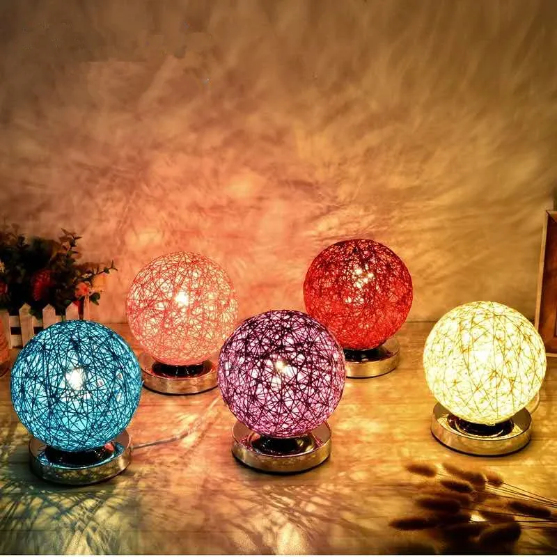 Настольная лампа для спальни прикроватная