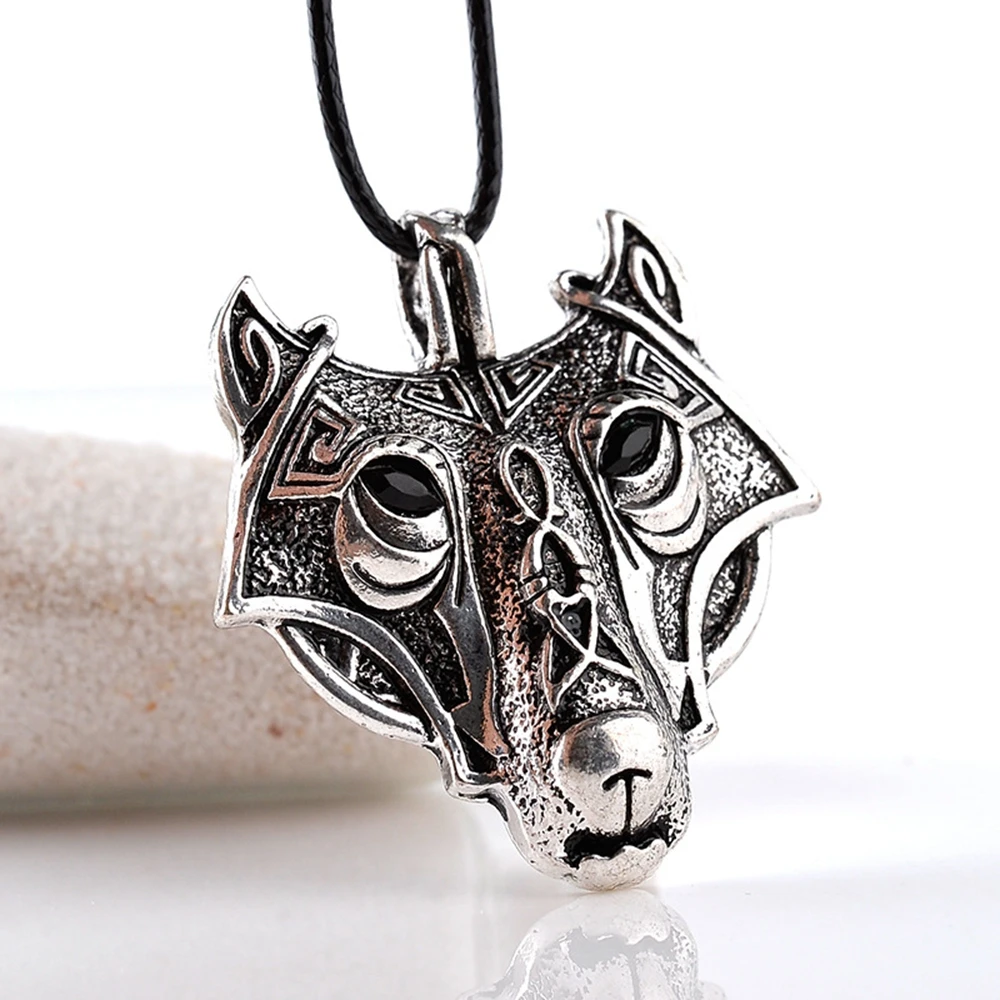 

Legend of Nordic pirates zinc alloy men's Vintage wolf head Necklace