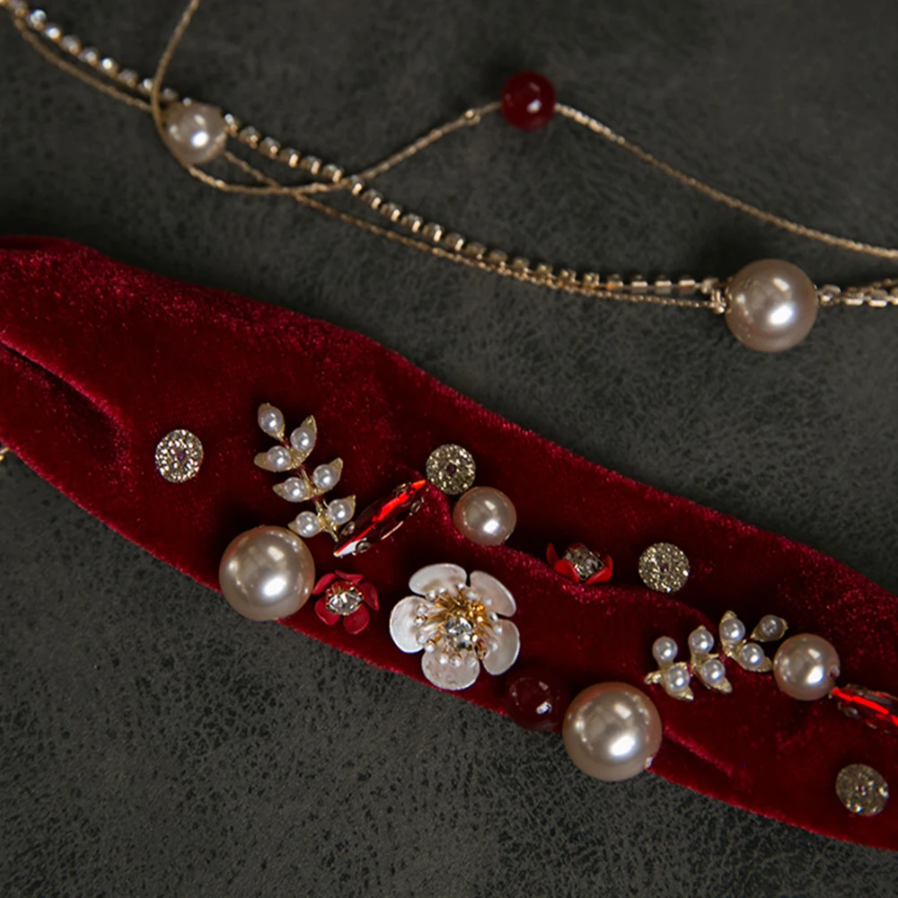 Женская бархатная шляпка-Вуалетка FS бордовая с бахромой украшенная бусинами для