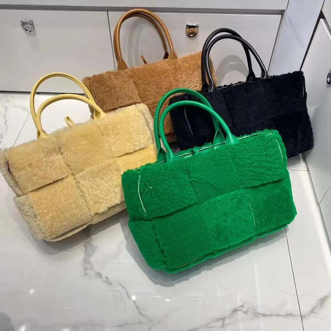 

2021 autumn winter new lamb wool woven large capacity Tote Bag wool leather casual versatile one shoulder handbag