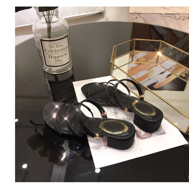 

2019 Fashion Rome Slip-On Women Sandals Flip Flops Solid Round Toe Pearl Buckle Causal Sandals Shoes