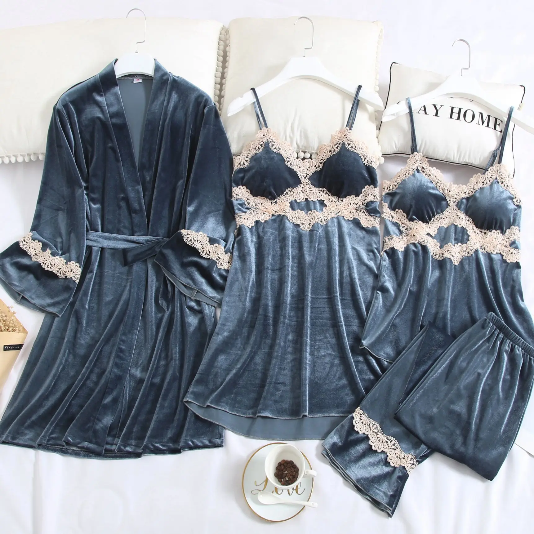 

Burgundy 4 Pieces Velvet Warm Pajamas Set Women Sexy Lace Sleepwear Pajamas Suit Winter Sling Nightdress Woman Nightwear