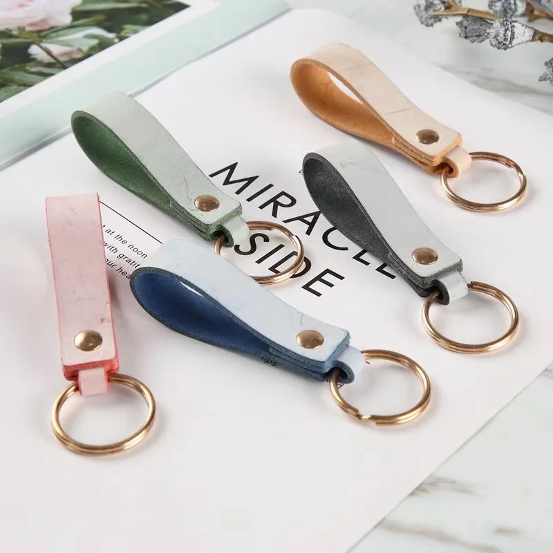 Простой стильный брелок ручной работы из натуральной кожи|Брелоки| |