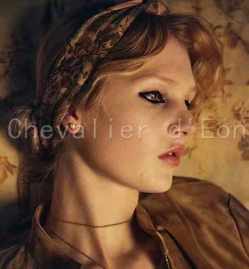 

Chevalier d'Eon Classic Retro Fashion Popular Luxury Brand Jewelry Birthday Gift New Style Letter Vintage Earrings For Women