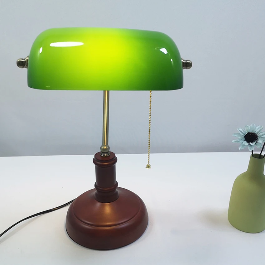 Винтажная деревянная настольная лампа с зеленым стеклом прикроватные