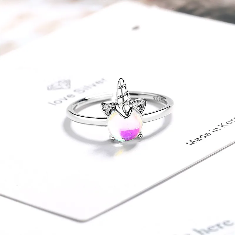 Женские кольца с лунным камнем открытые из стерлингового серебра единорогом