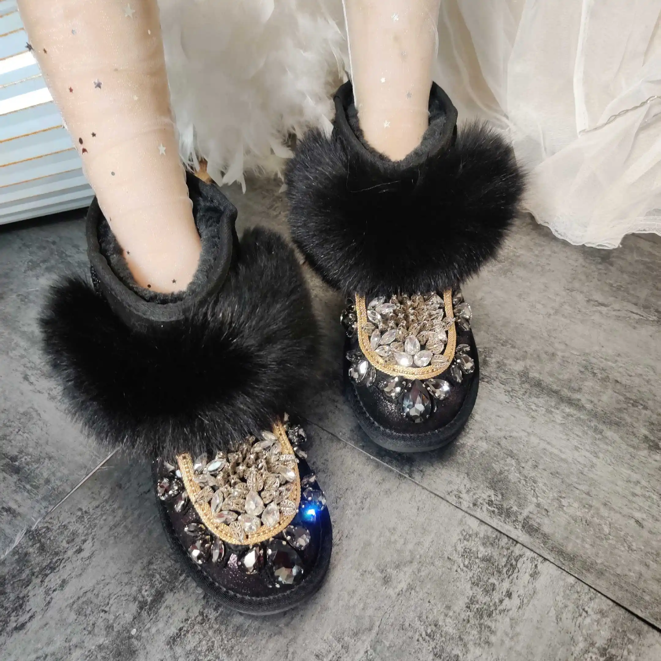 

Winter 2021 new short fox hair diamond-studded leather snow boots fashion short boots leather black