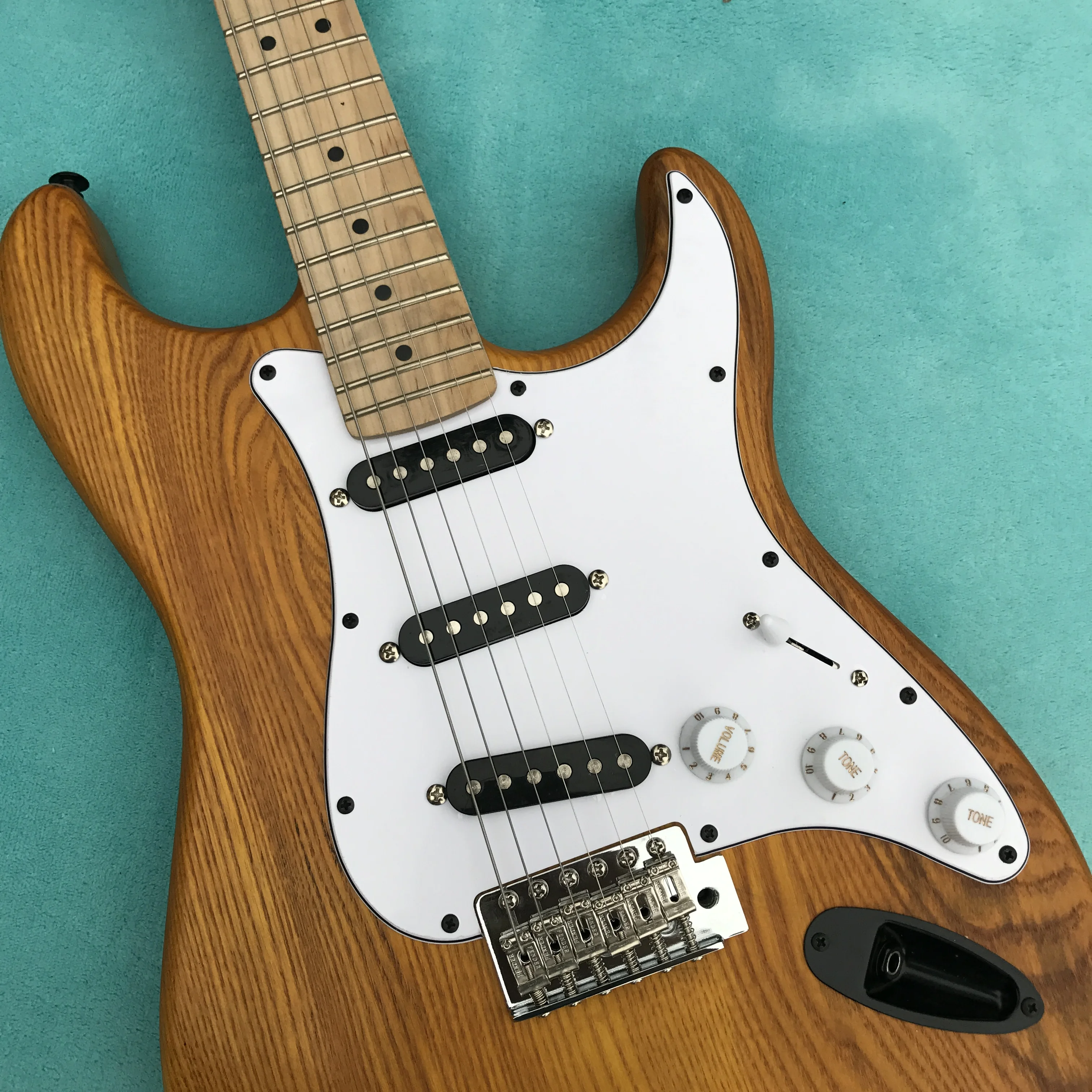 ASH body Canadian maple xylophone head GOTOH pickups nitro paint.Factory stores accept customization, free shipping