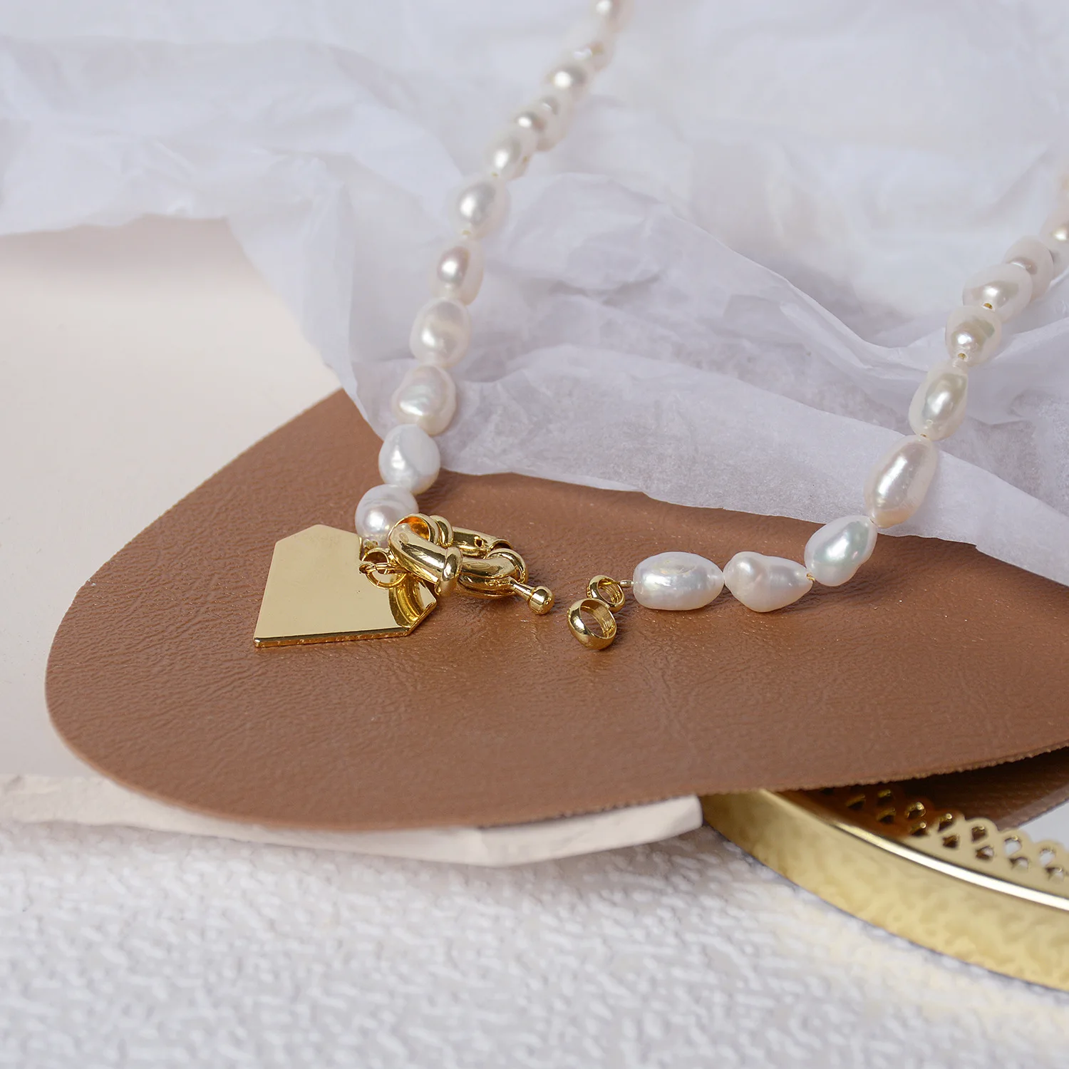 

High Quality Fashion 14K Real Gold Natural Freshwater Pearl Simple Temperament Retro Love Necklace for Women